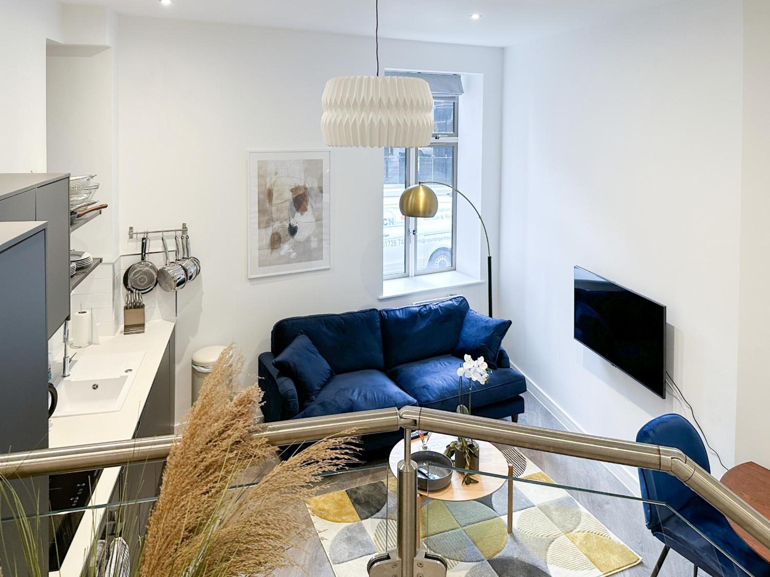 Toothbrush Apartments - Town Centre - Century House view 2