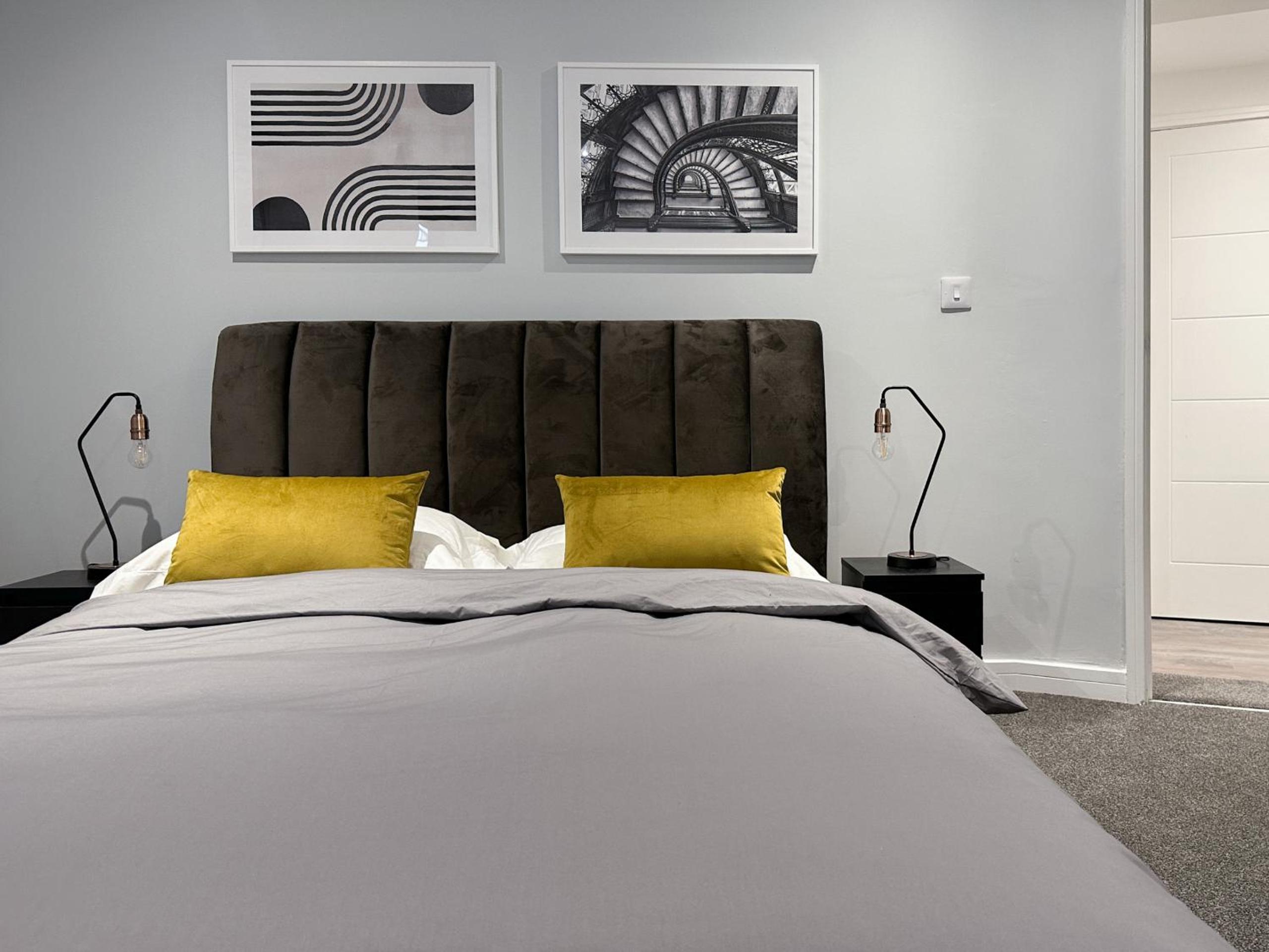Toothbrush Apartments - Town Centre - Century House view 4
