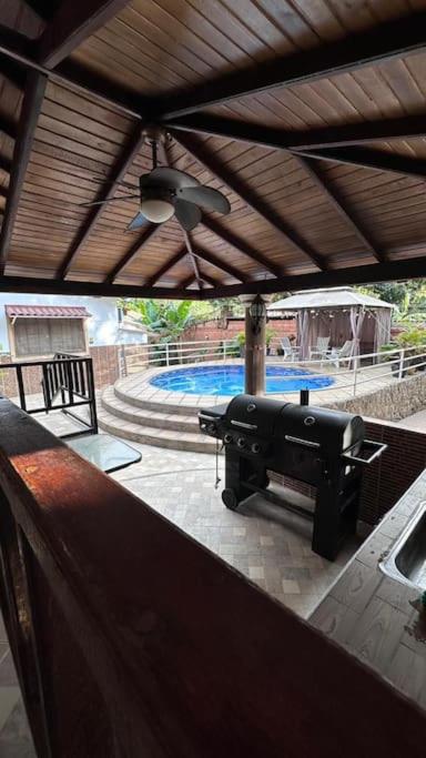 Cabaña con piscina en Minca