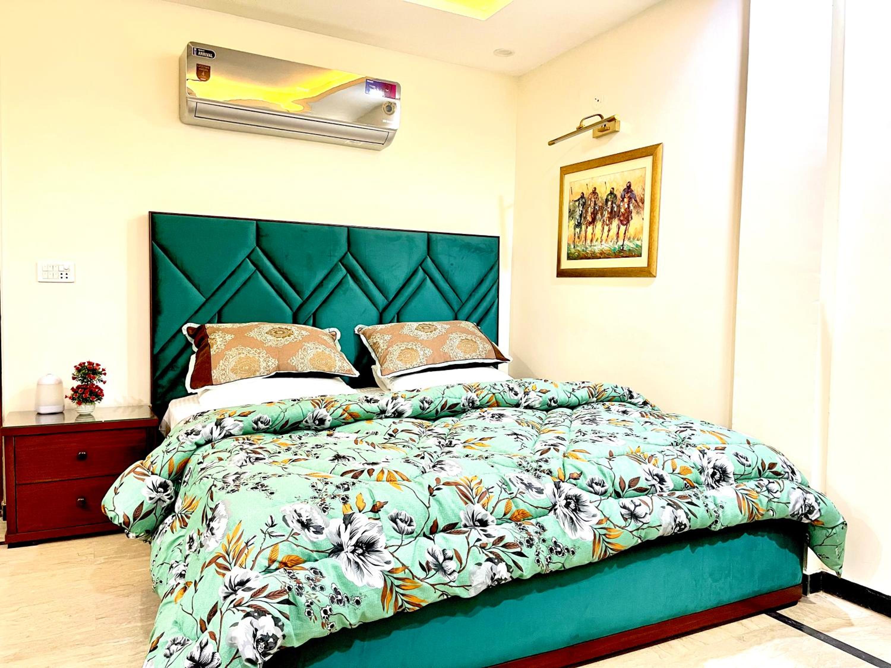 National Luxury Apartment - Studio 1 Bed view 4