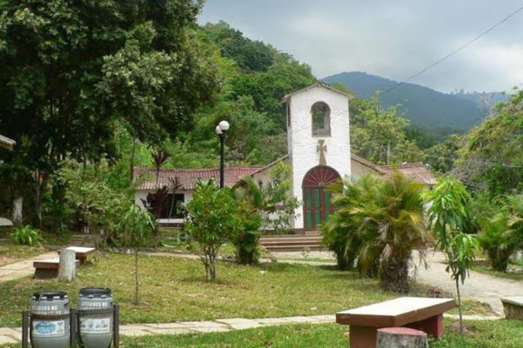 Cabaña con piscina en Minca