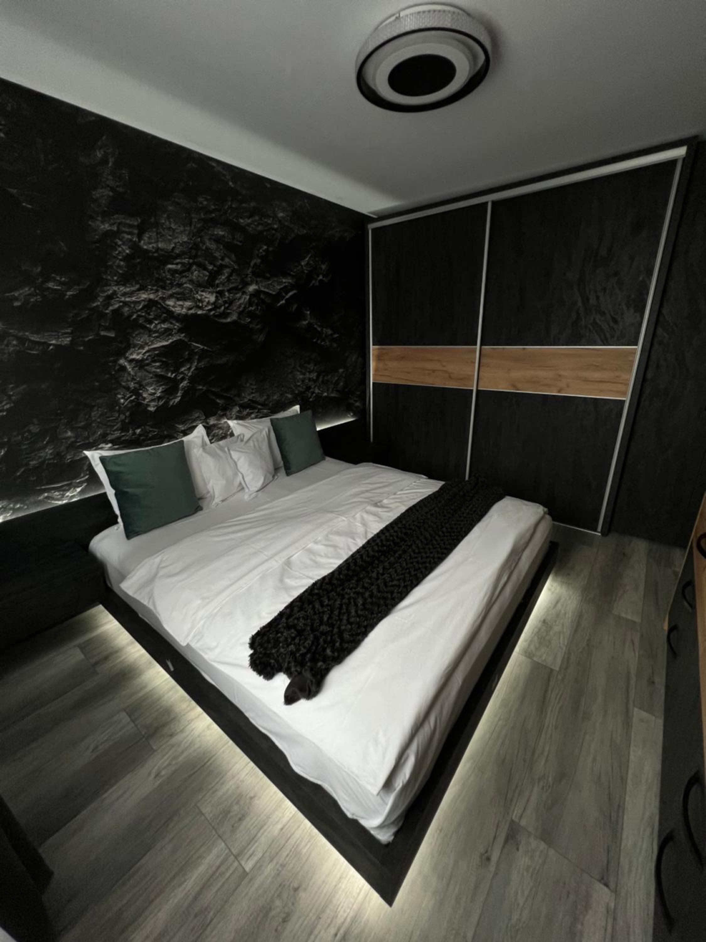 LOTUS APARTAMENTS