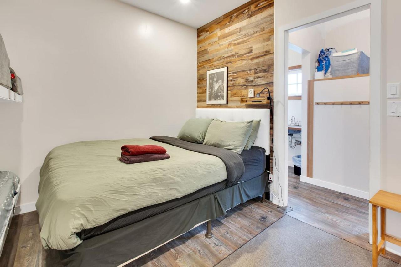 Grey Whale, Pet Friendly Studio at The Beach