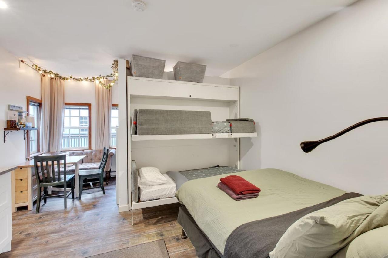 Grey Whale, Pet Friendly Studio at The Beach