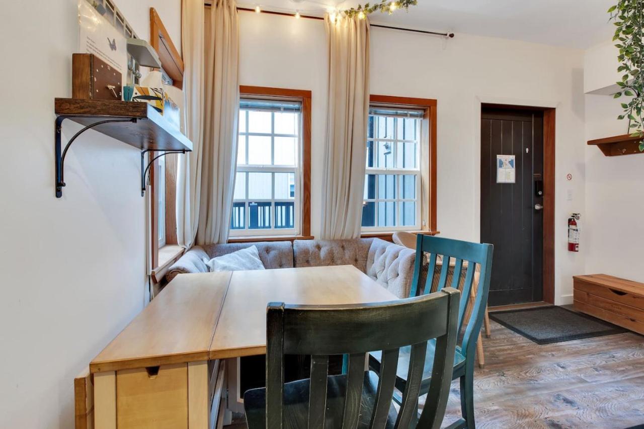 Grey Whale, Pet Friendly Studio at The Beach