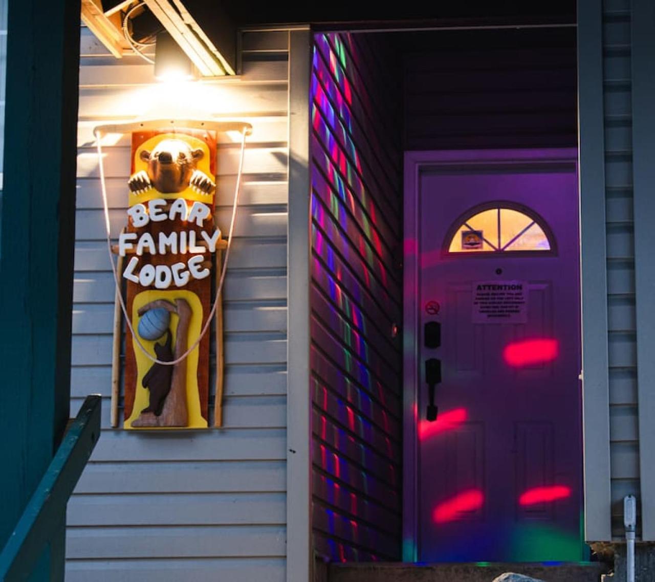 Burfield Lodge, Ski In Ski Out with Hot Tub