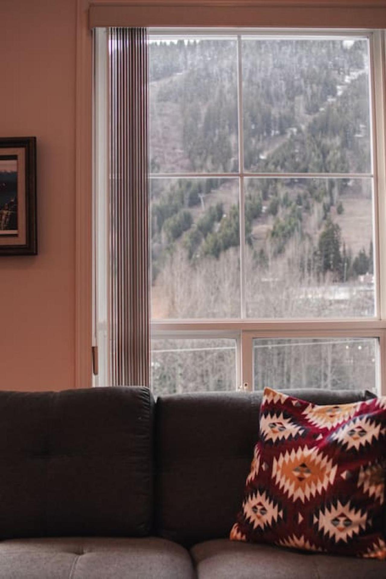 Burfield Lodge, Ski In Ski Out with Hot Tub