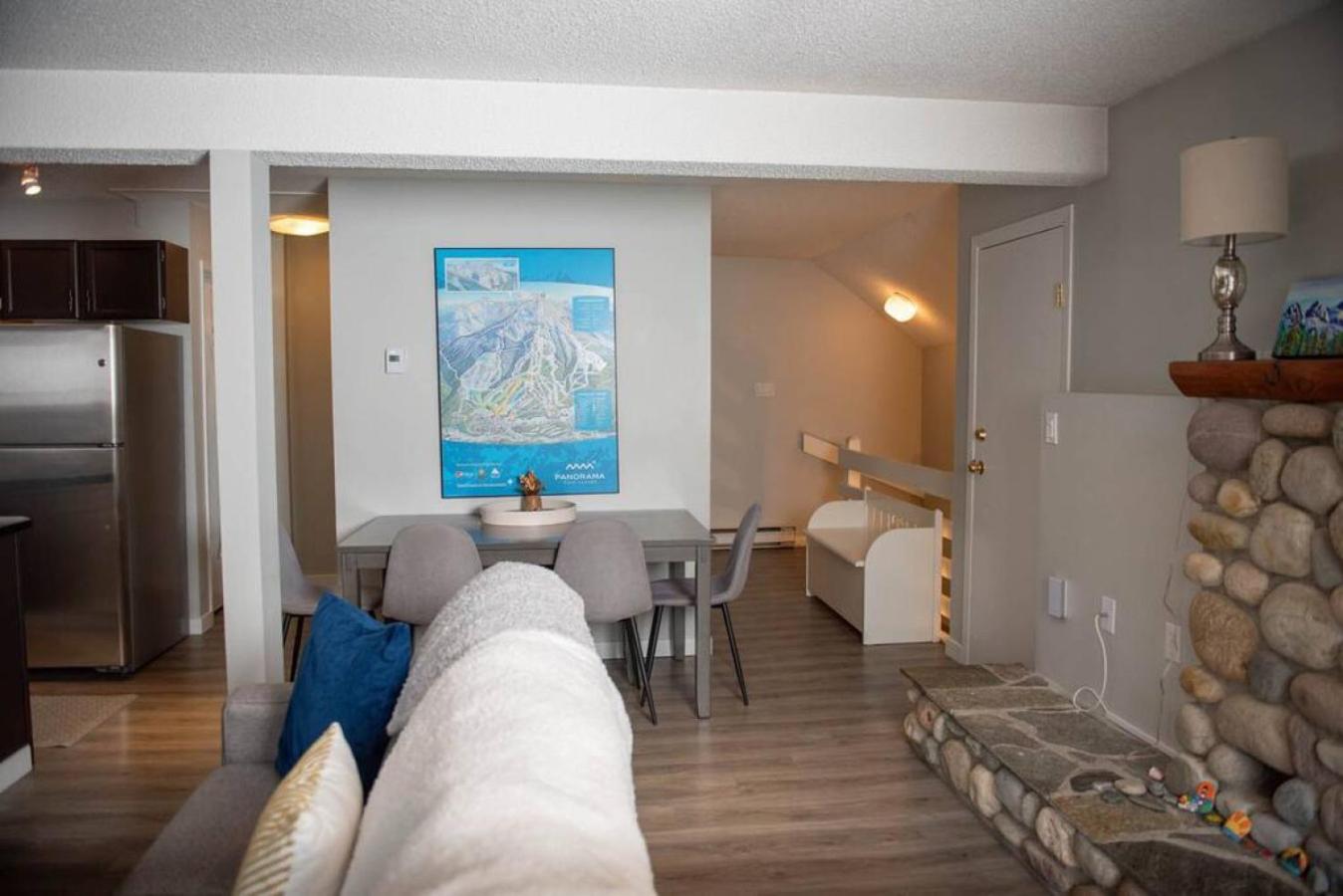 Moguls, Lofted Ski in Ski Out with Hot Tub Access