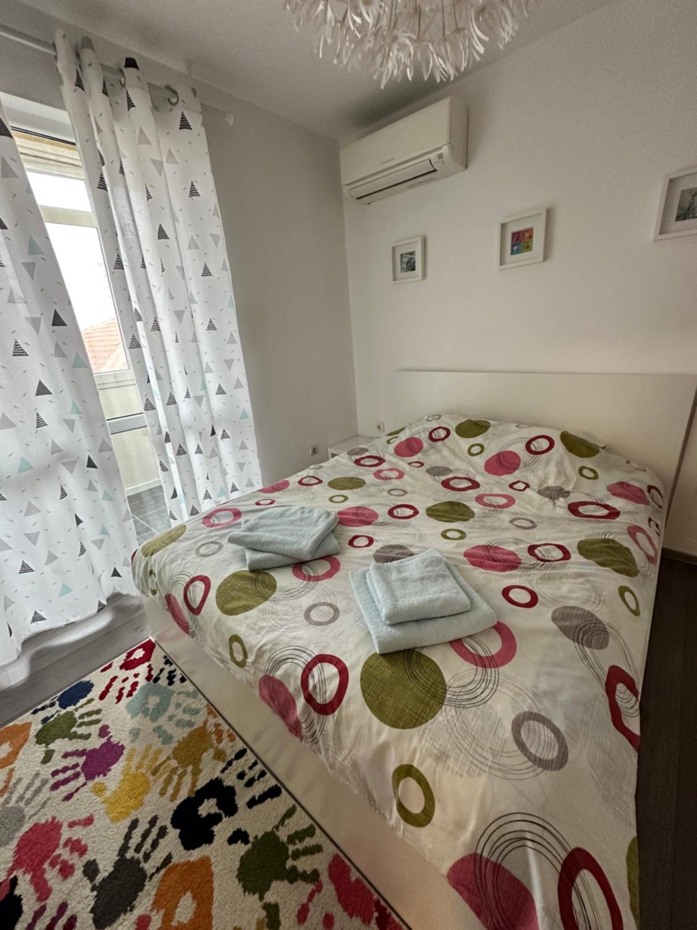 BRIZ apartment; 2 bdr; 6 guests; private parking