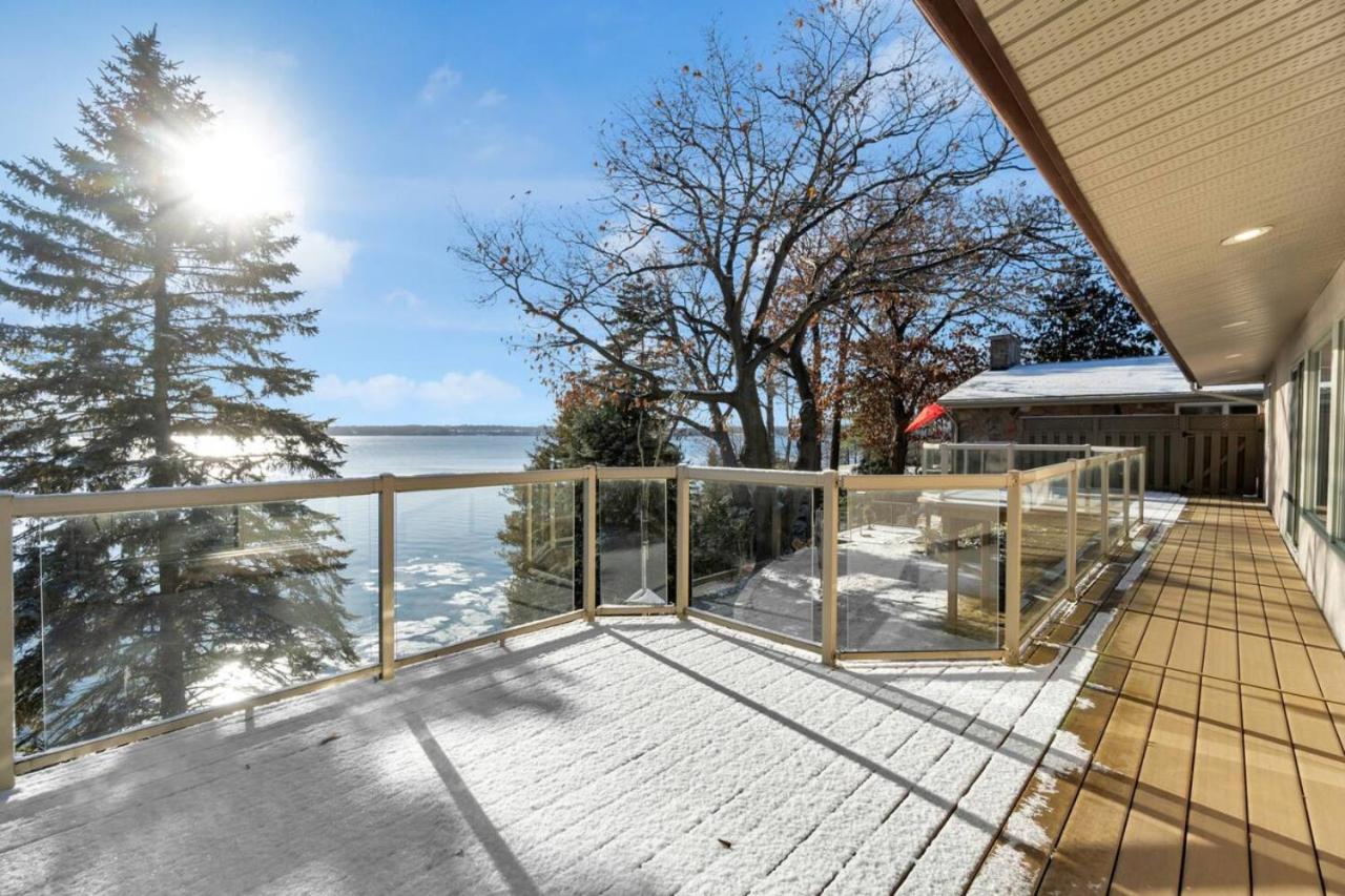 Stunning 4BR Cottage with Lake View