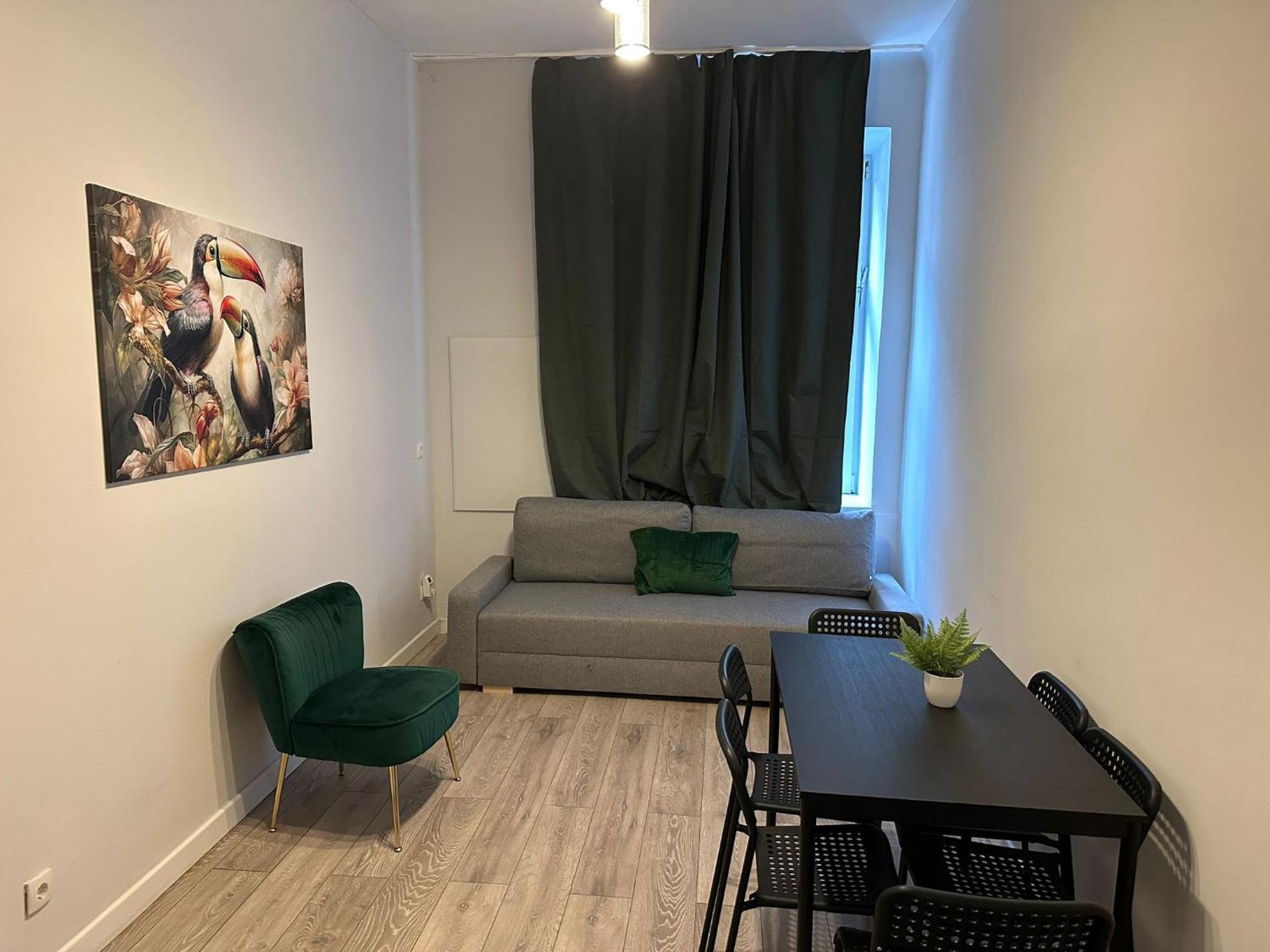 Budget-Friendly 2+1 Haven: Central Vienna Delight