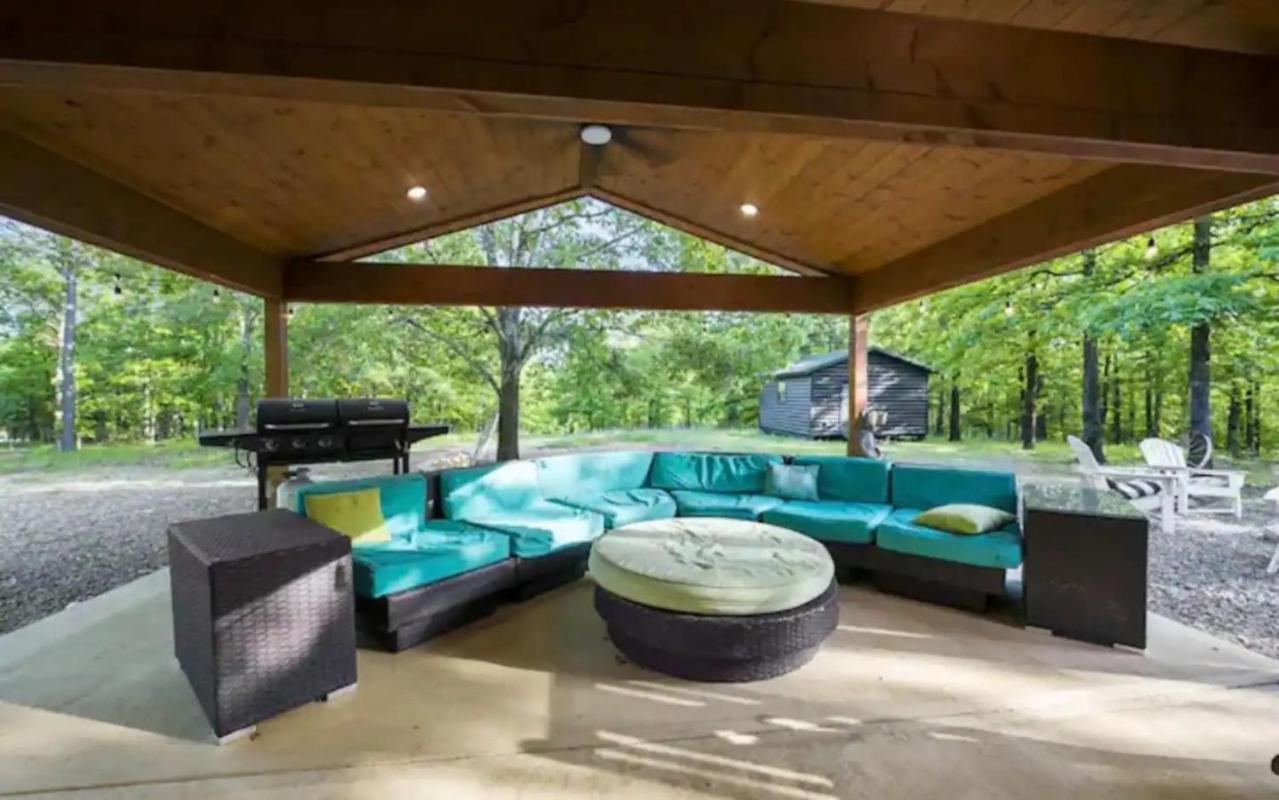 Deluxe Forest Haven Hot Tub Sleeps 10 view 3