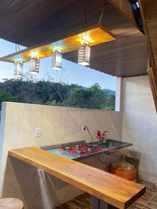 Chalés do AVOHAY, lindo chalé com privativa banheira hidromassagem aquecida, apenas 2 minutos da Vila de São Jorge Chalé Guita