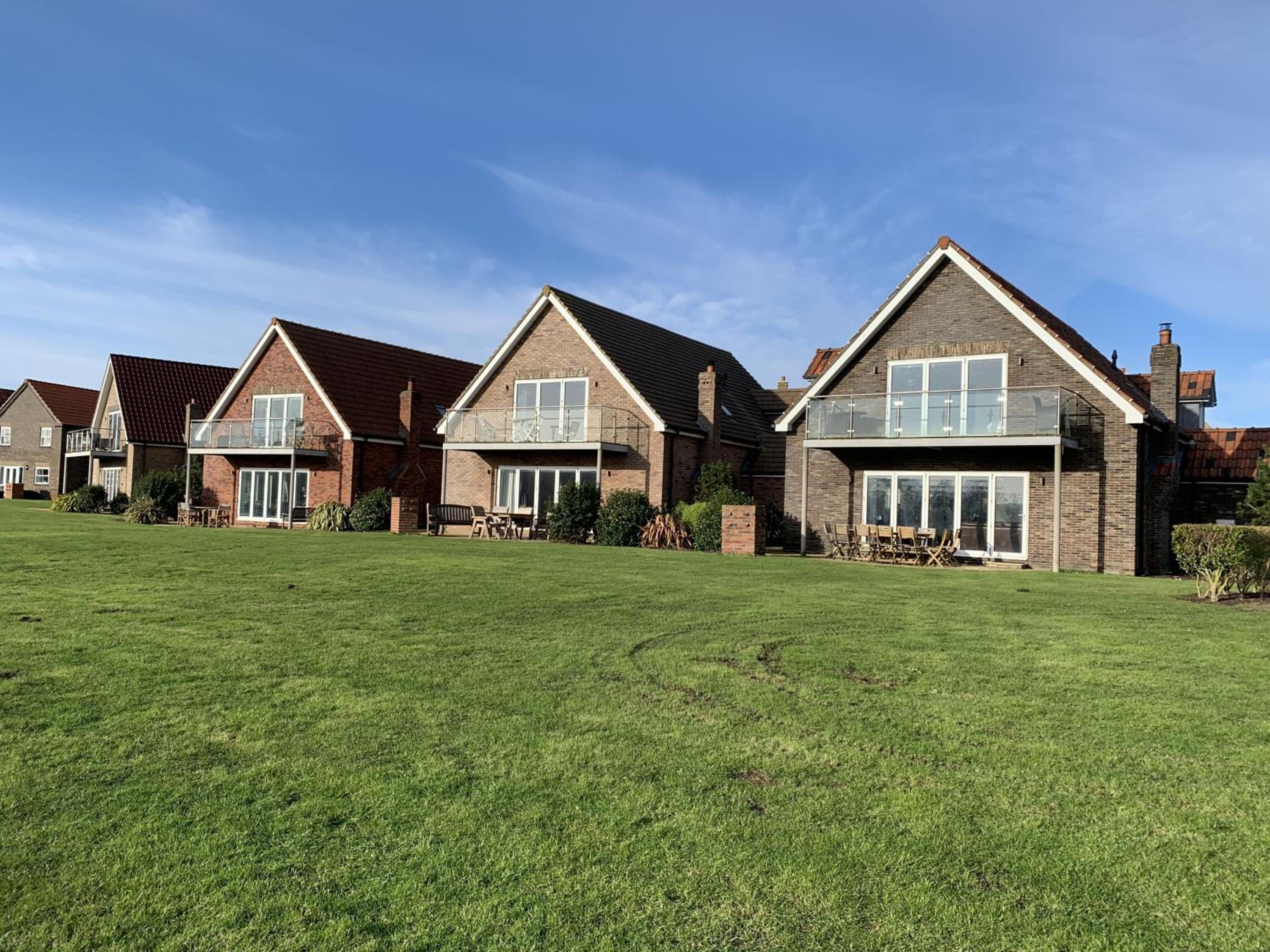 Bempton View at The Bay Filey, sleeps 10, and 2 dogs welcome for free too!