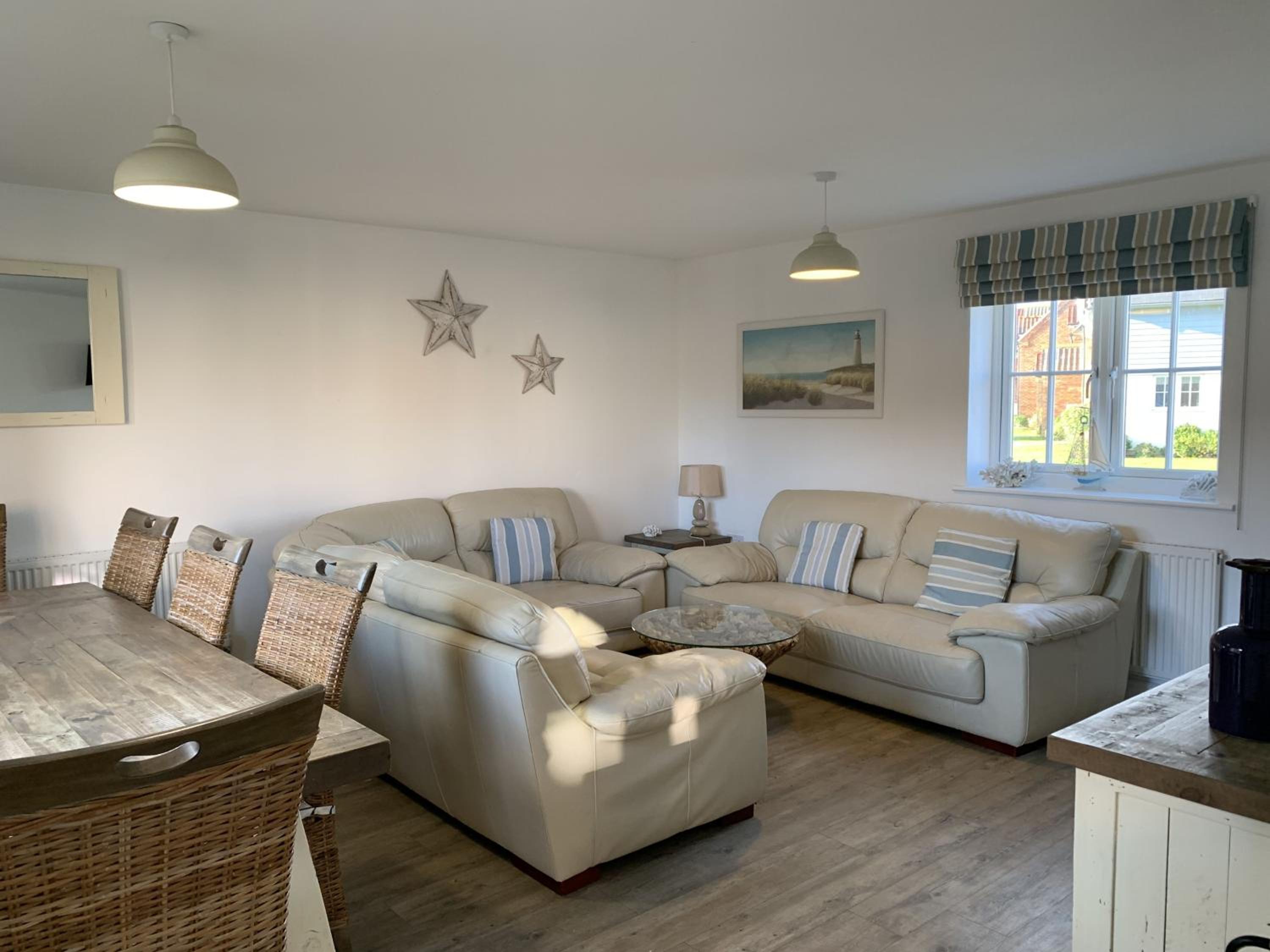 Bay Tree House - The Bay Filey, sleeps 8, 2 dogs welcome