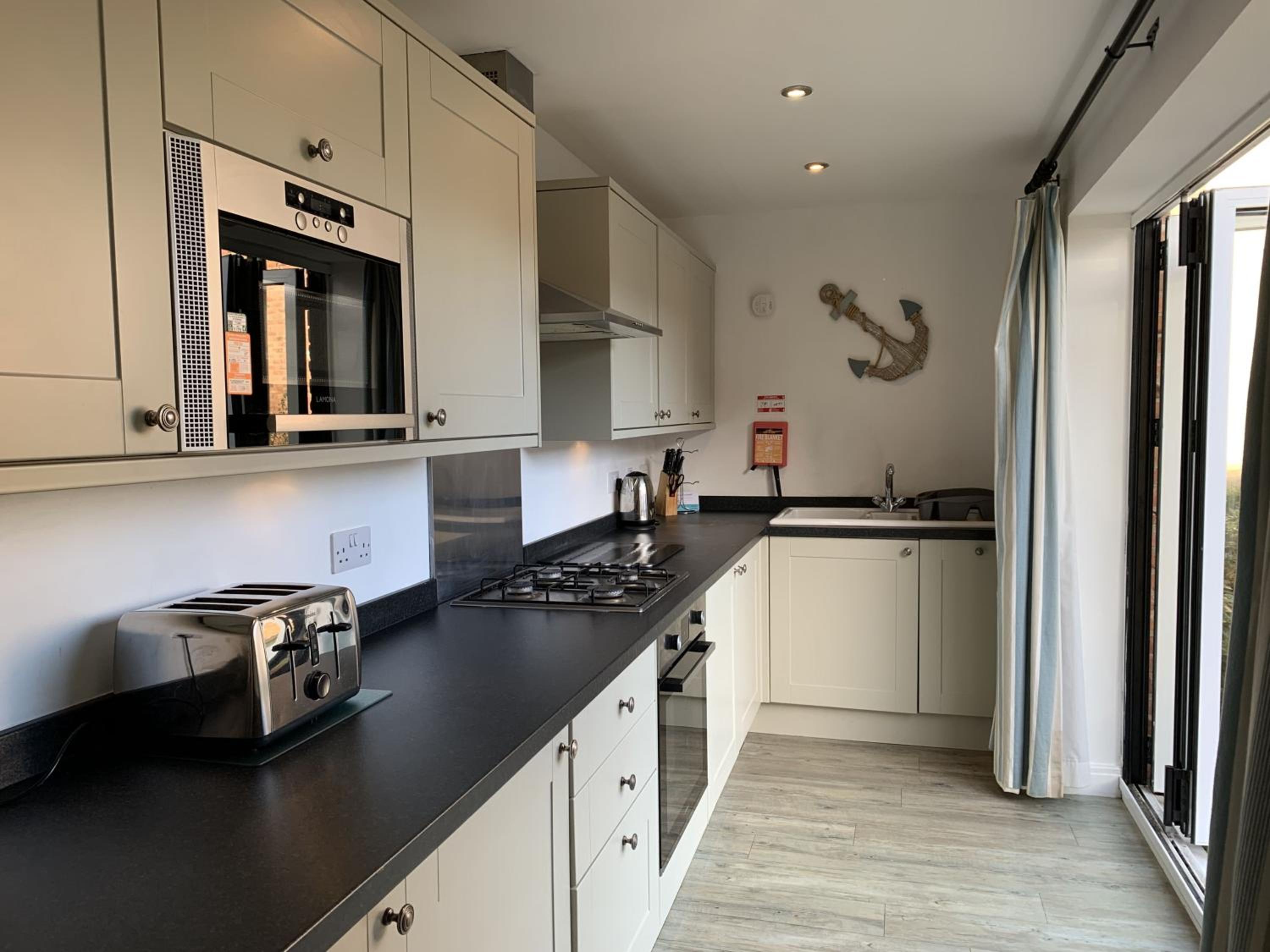 Bay Tree House - The Bay Filey, sleeps 8, 2 dogs welcome