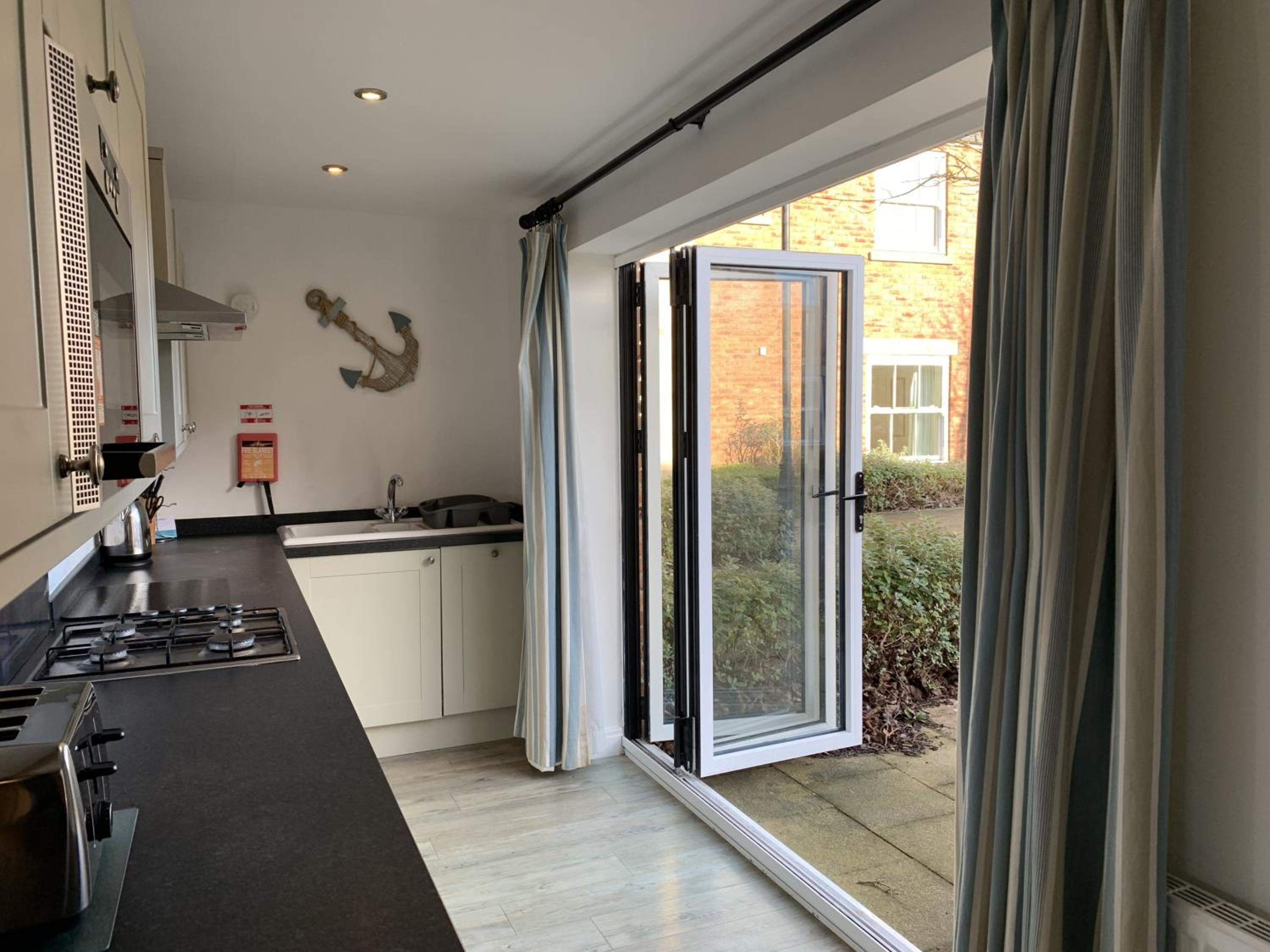 Bay Tree House - The Bay Filey, sleeps 8, 2 dogs welcome