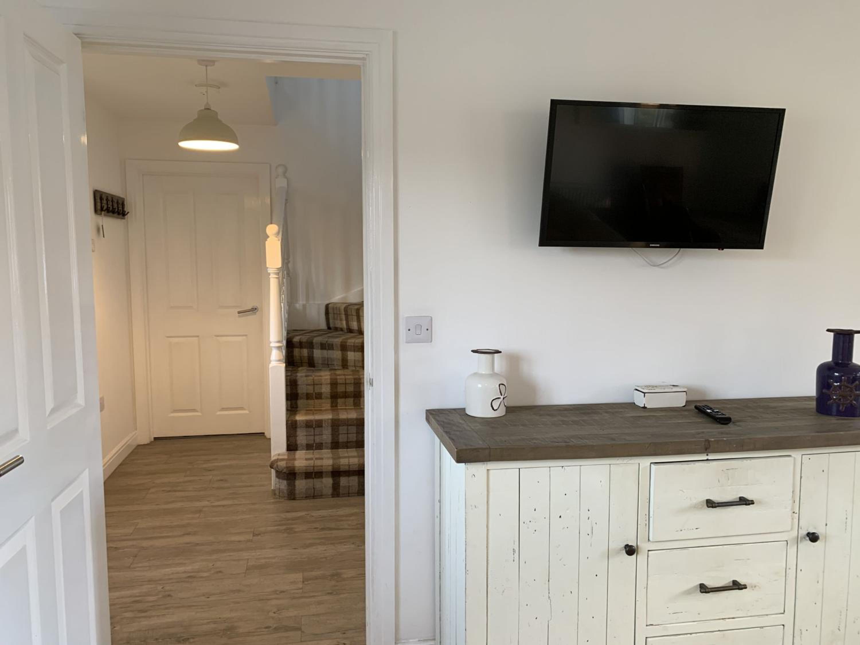 Bay Tree House - The Bay Filey, sleeps 8, 2 dogs welcome