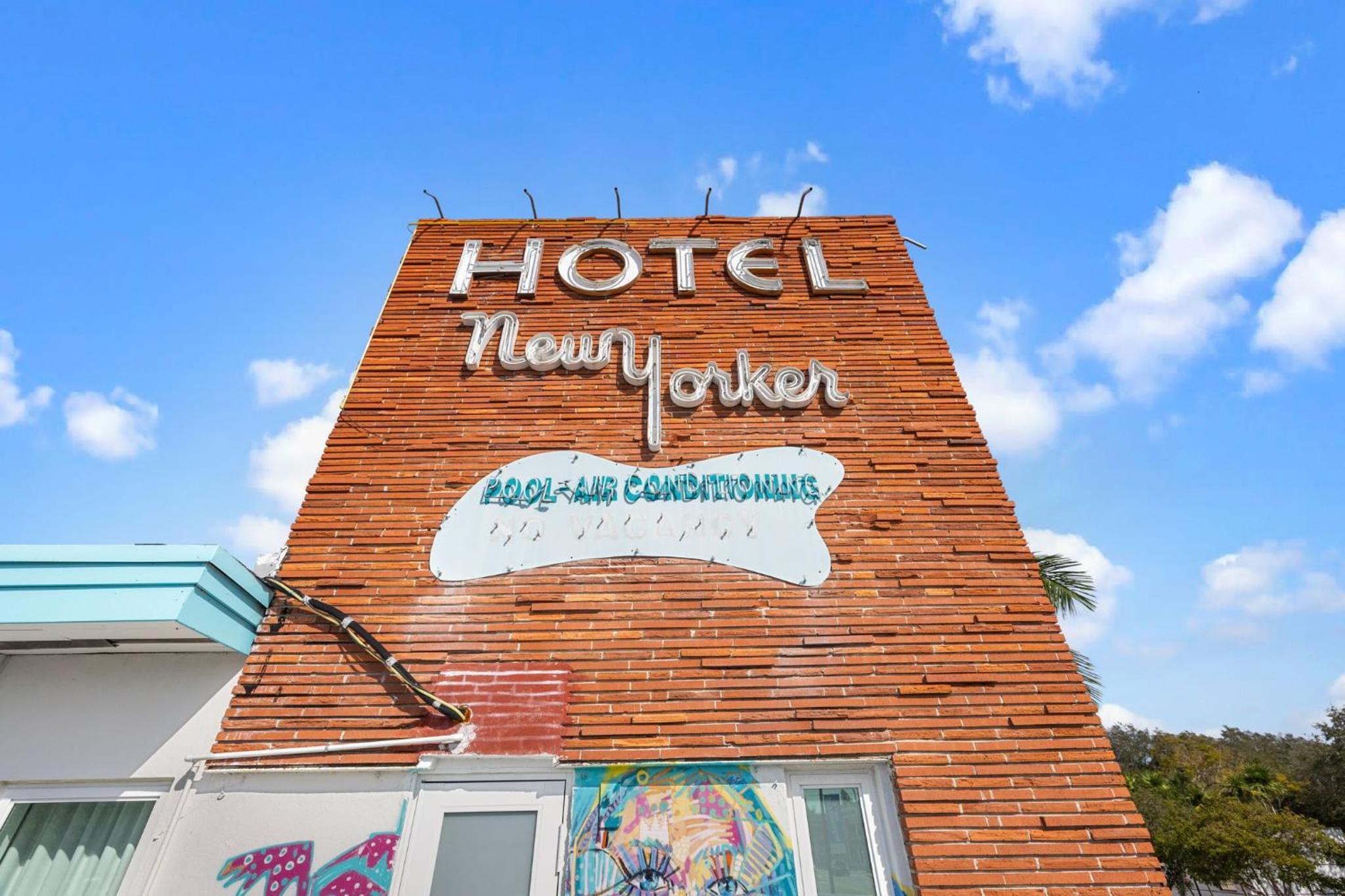 The New Yorker Miami Hotel