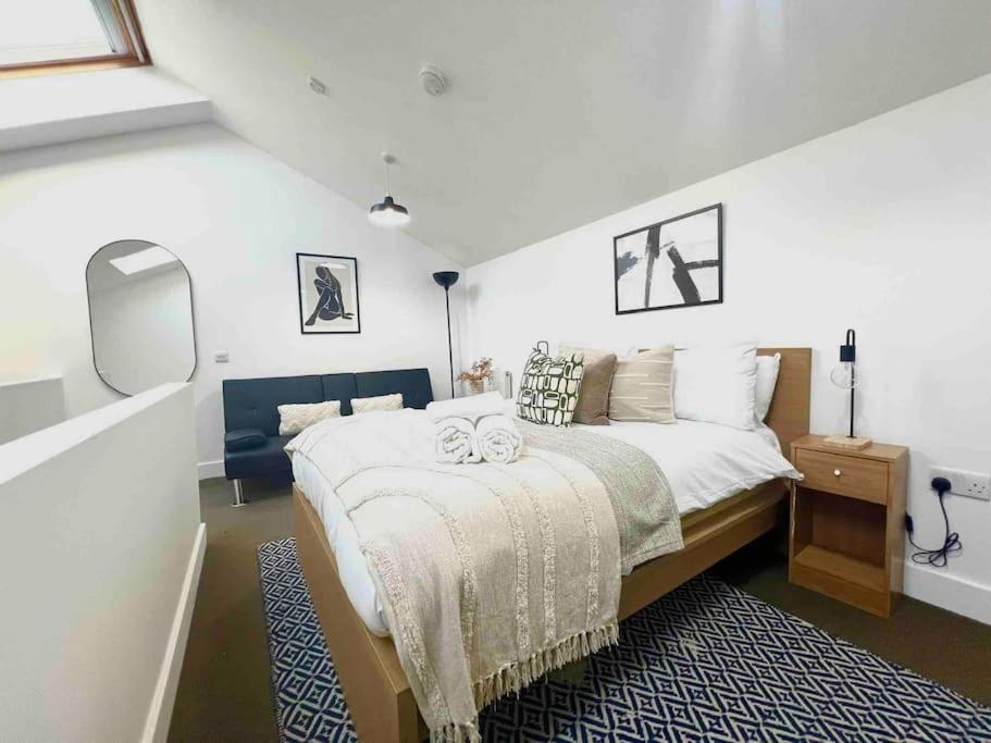 Camden Loft Apartment- 3