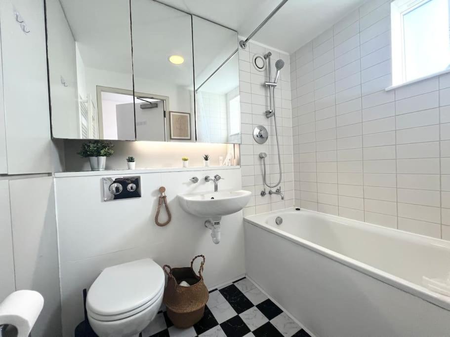 Camden Loft Apartment- 3