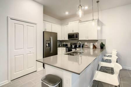 2BR Themed Condo with Waterparks Access view 4
