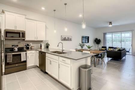 2BR Themed Condo with Waterparks Access view 5
