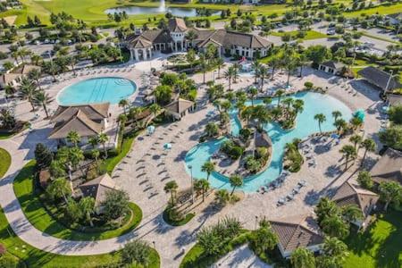 Cozy Family 3BR retreat w 2 waterparks