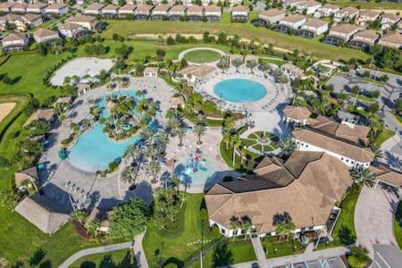 Cozy Family 3BR retreat w 2 waterparks