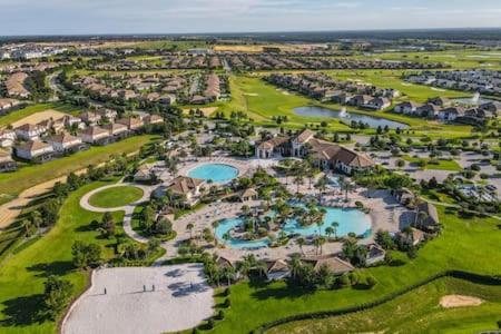 Cozy Family 3BR retreat w 2 waterparks