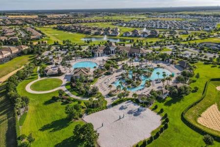 Cozy Family 3BR retreat w 2 waterparks
