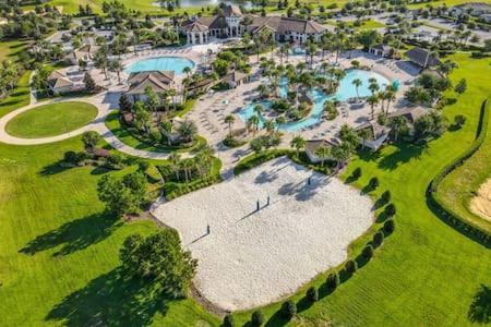 Cozy Family 3BR retreat w 2 waterparks