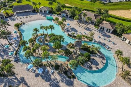 Cozy Family 3BR retreat w 2 waterparks