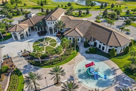 Cozy Family 3BR retreat w 2 waterparks