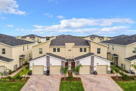 Cozy Family 3BR retreat w 2 waterparks