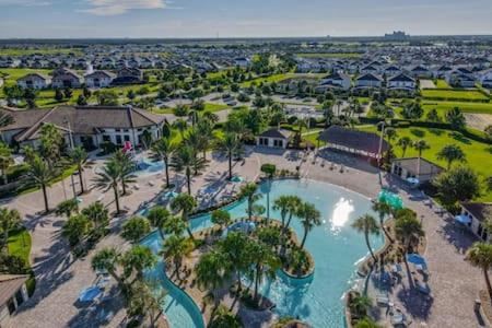 Cozy Family 3BR retreat w 2 waterparks