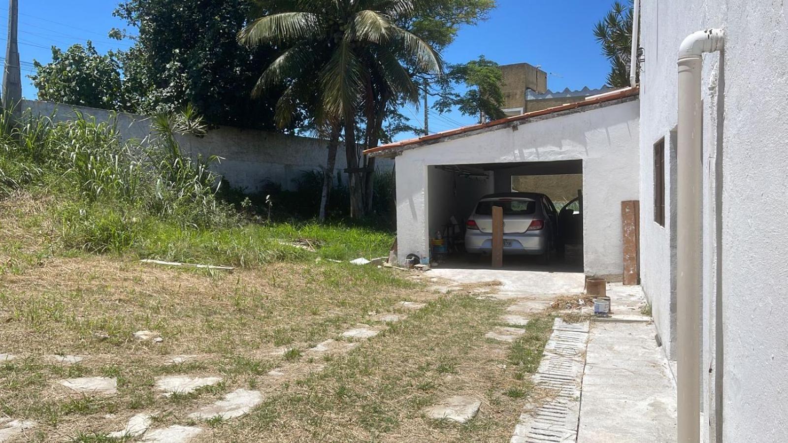CASA 5Q FRENTE PRAIA LAGOA ARARUAMA