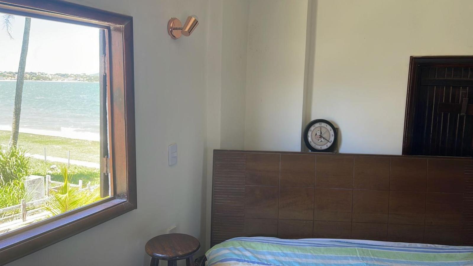 CASA 5Q FRENTE PRAIA LAGOA ARARUAMA