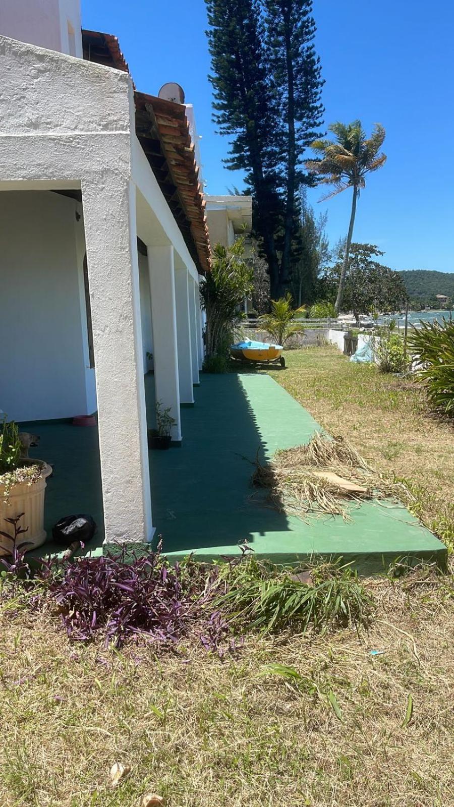 CASA 5Q FRENTE PRAIA LAGOA ARARUAMA