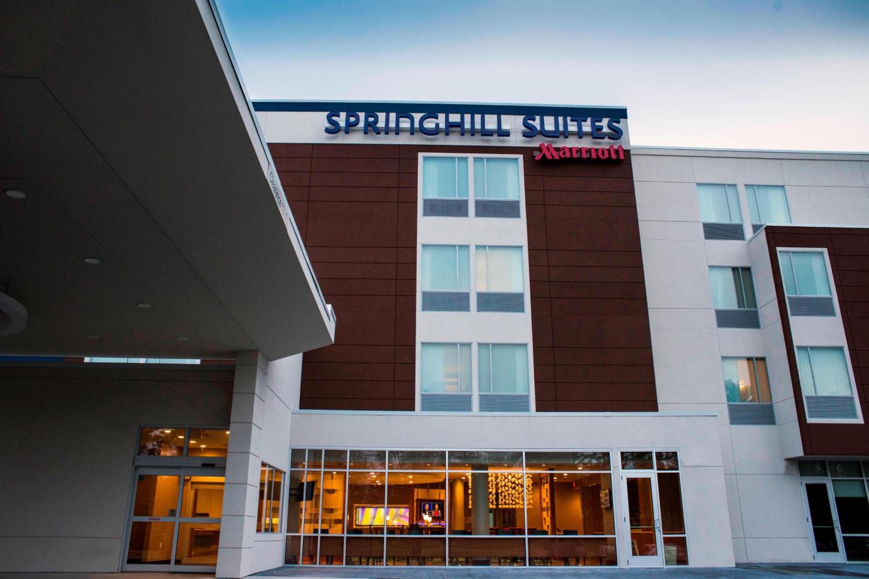 Hotel SpringHill Suites by Marriott Wisconsin Dells - Image 1
