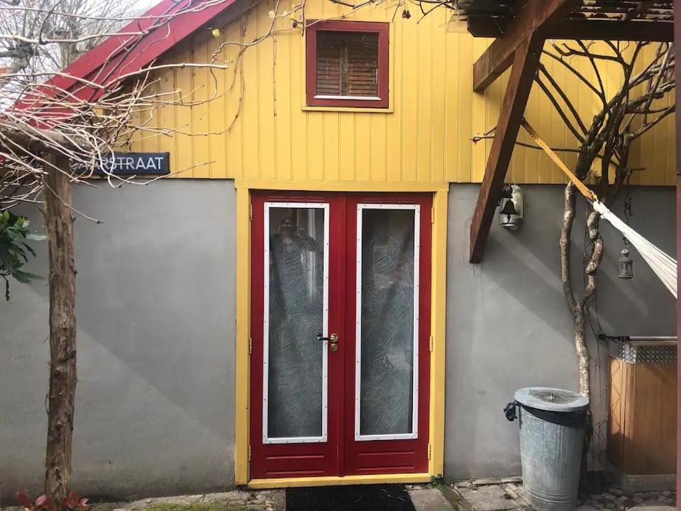 Tiny house for 2 with private garden view 2