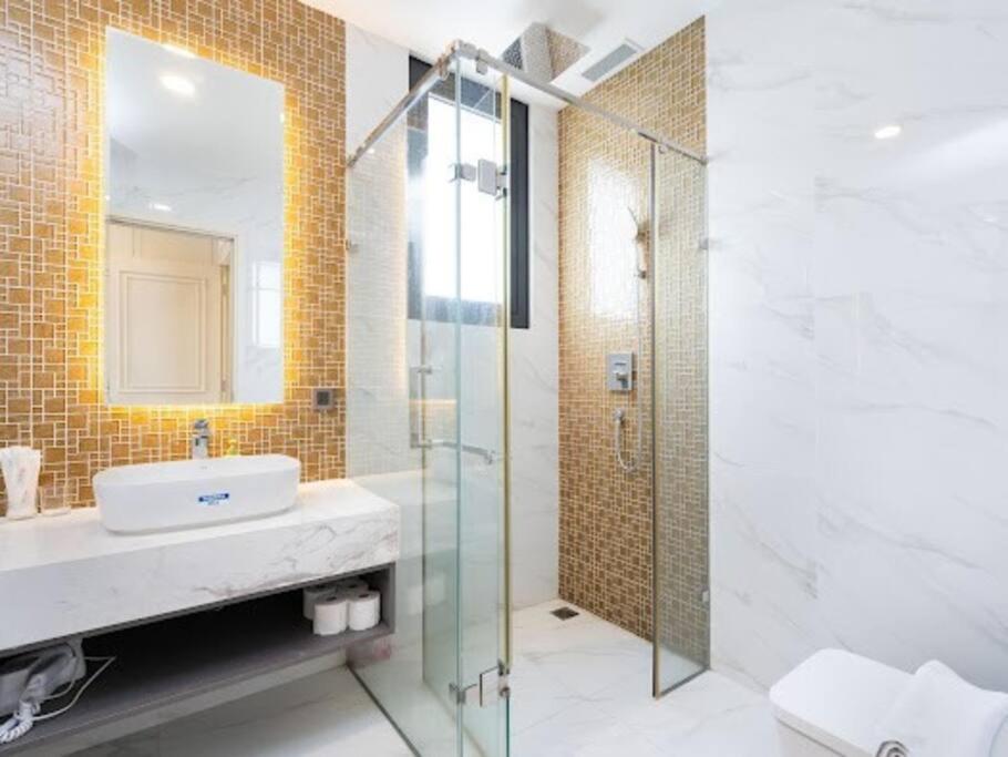The Rixx Downtown Apartment@D1/pool/gym/Operahouse