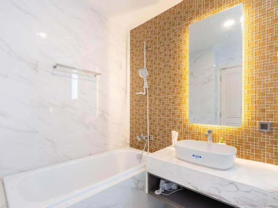 The Rixx Downtown Apartment@D1/pool/gym/Operahouse