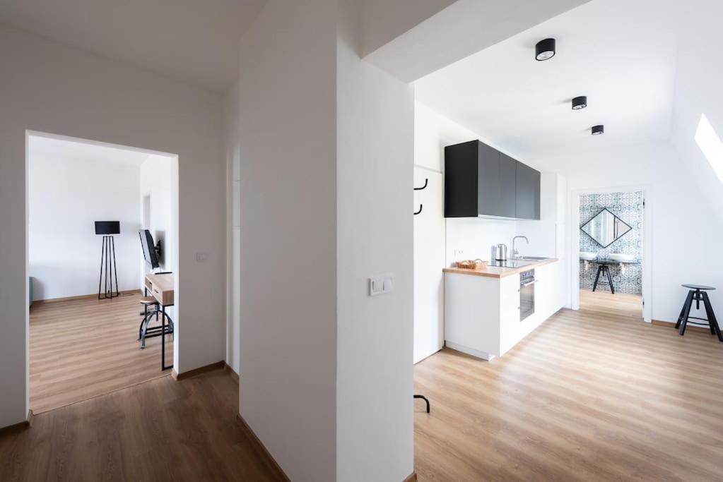 Laland Apartment
