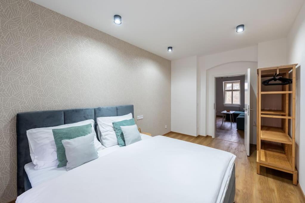 Laland Apartment