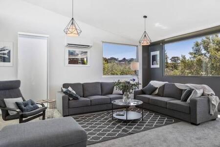 New Architect designed Coastal retreat-water views