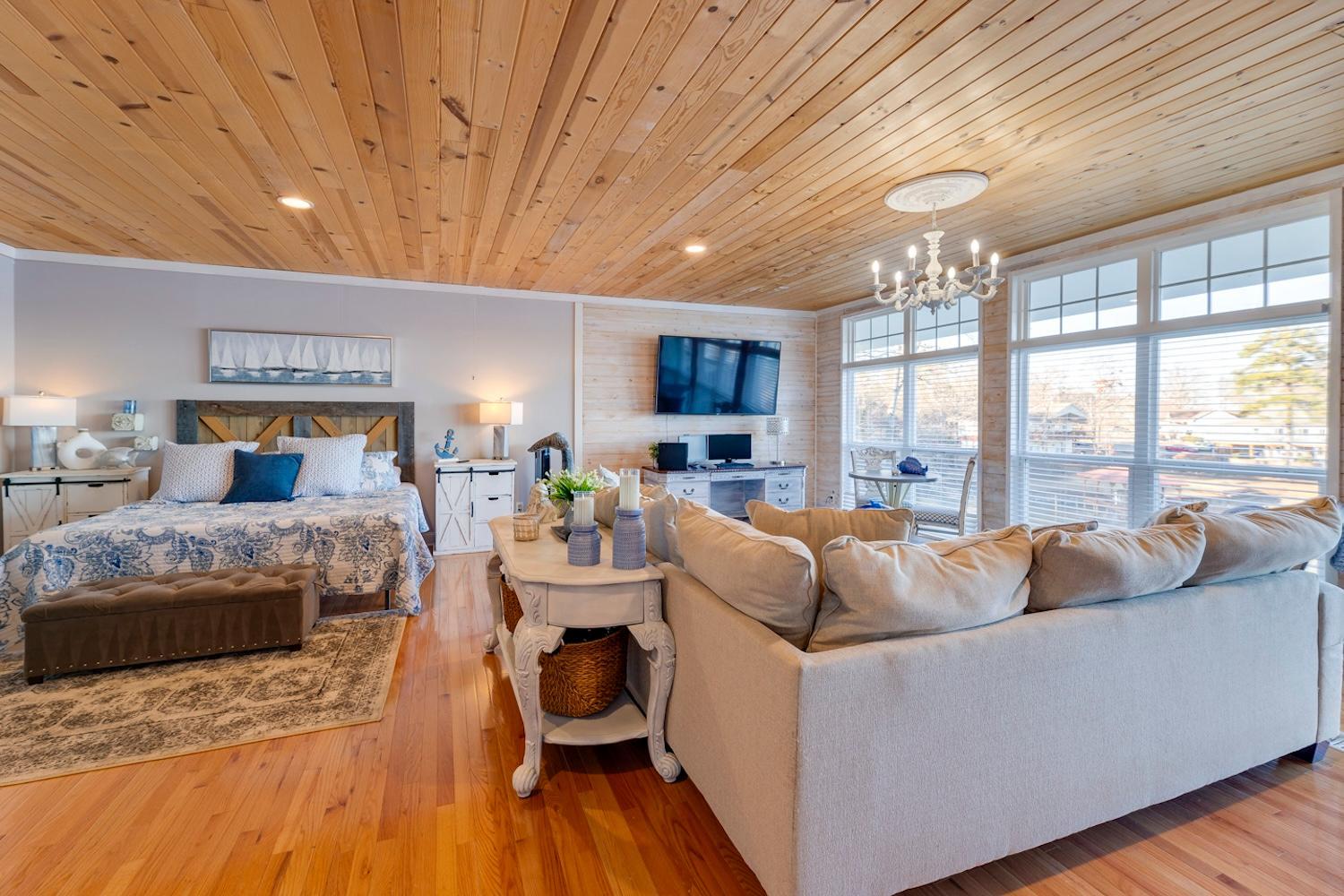 Grand Lake Escape: Serenity Meets Space