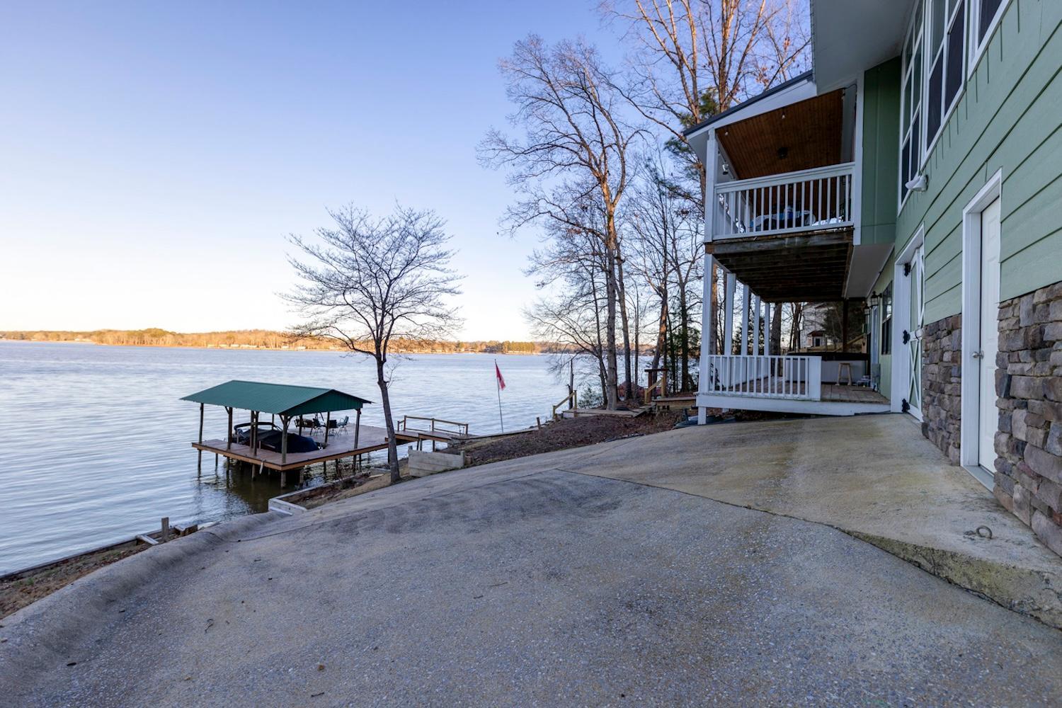 Grand Lake Escape: Serenity Meets Space