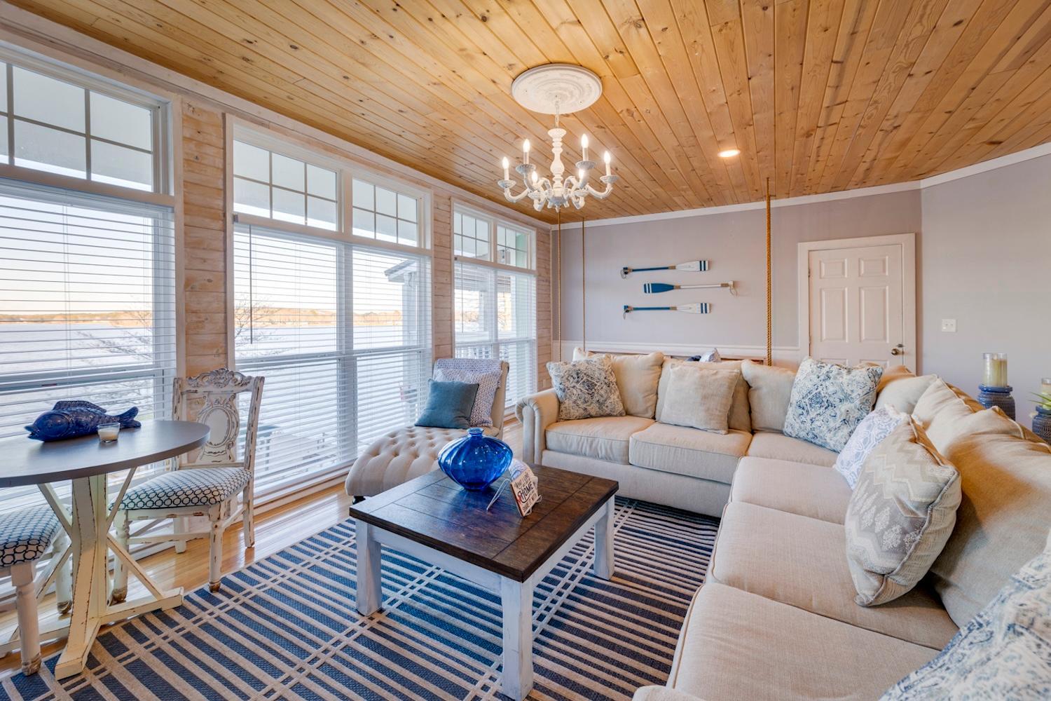 Grand Lake Escape: Serenity Meets Space