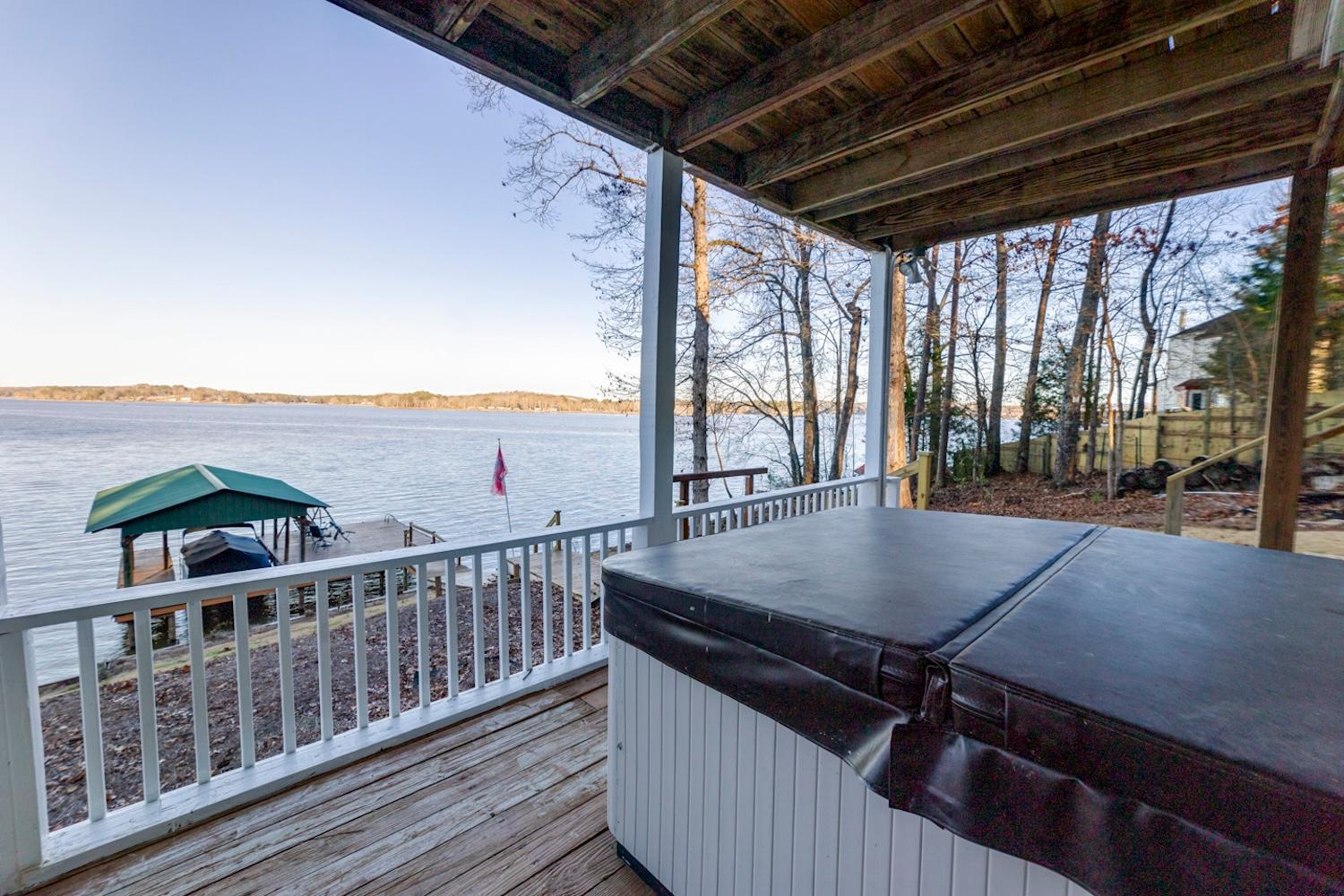 Grand Lake Escape: Serenity Meets Space